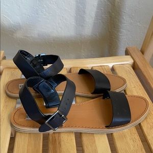 Steve Madden black sandals